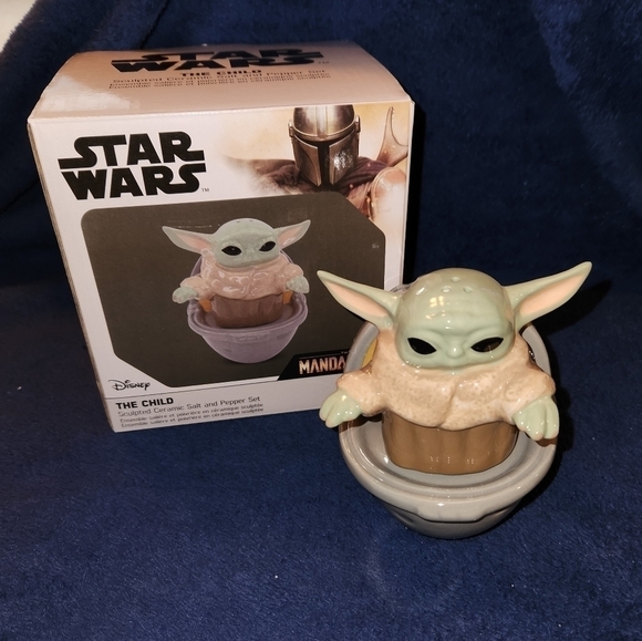 Salt & Pepper Set Star Wars Mandalorian The Child Baby Yoda - Picture 3 of 7